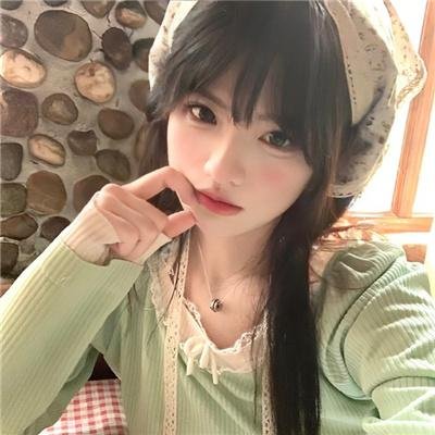 躲在阁楼的安妮·法兰克